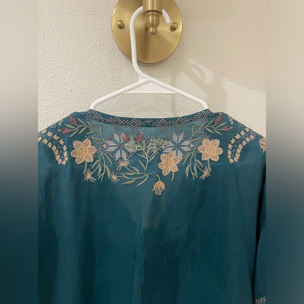 Johnny Was Darlyn Biya Teal Floral Embroidered Blouse Size medium - Picture 9 of 11